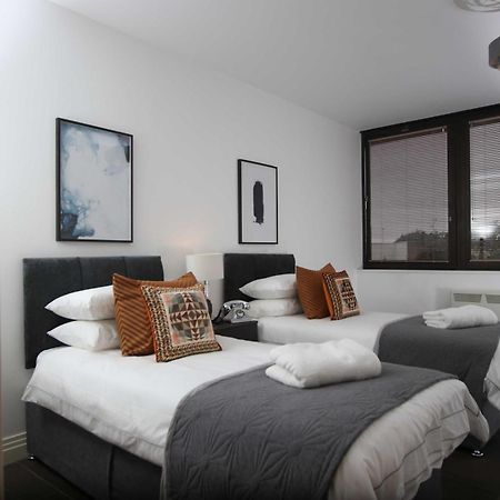 Aisiki Living At Upton Rd, Multiple 1, 2, Or 3 Bedroom Apartments, King Or Twin Beds With Free Wi-Fi & Parking Watford  Bagian luar foto