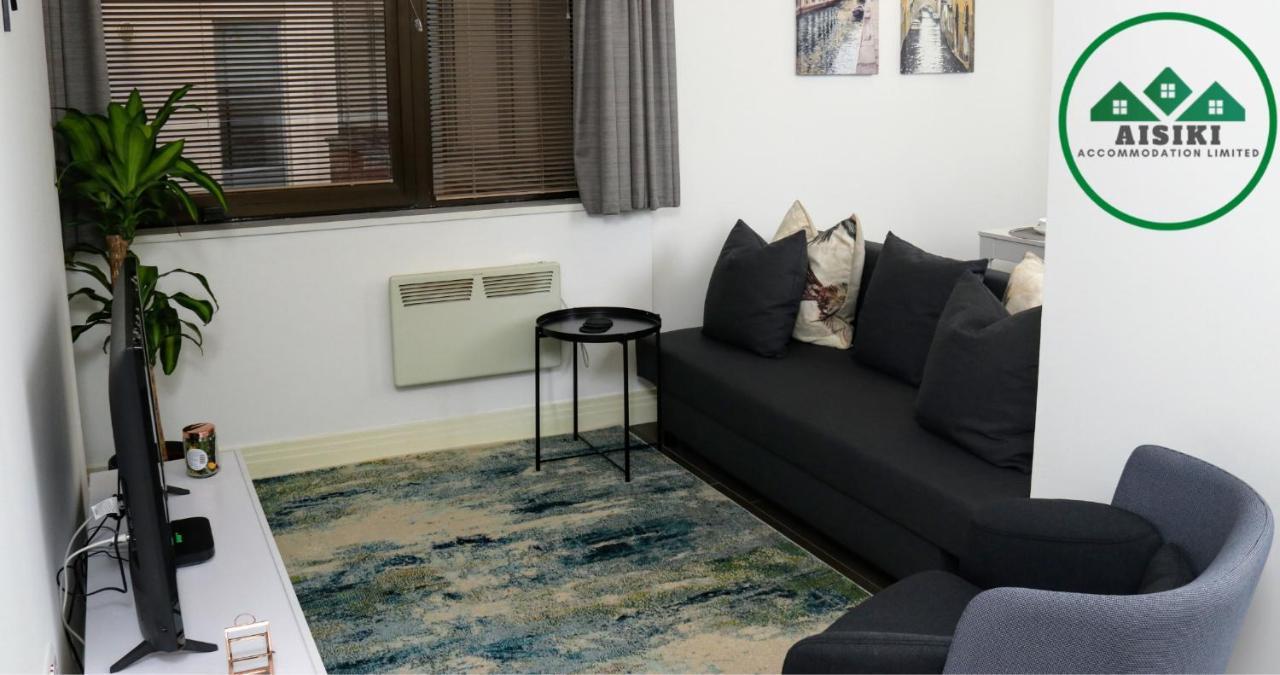 Aisiki Living At Upton Rd, Multiple 1, 2, Or 3 Bedroom Apartments, King Or Twin Beds With Free Wi-Fi & Parking Watford  Bagian luar foto