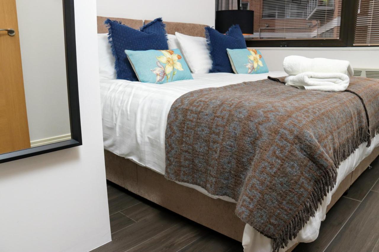Aisiki Living At Upton Rd, Multiple 1, 2, Or 3 Bedroom Apartments, King Or Twin Beds With Free Wi-Fi & Parking Watford  Bagian luar foto