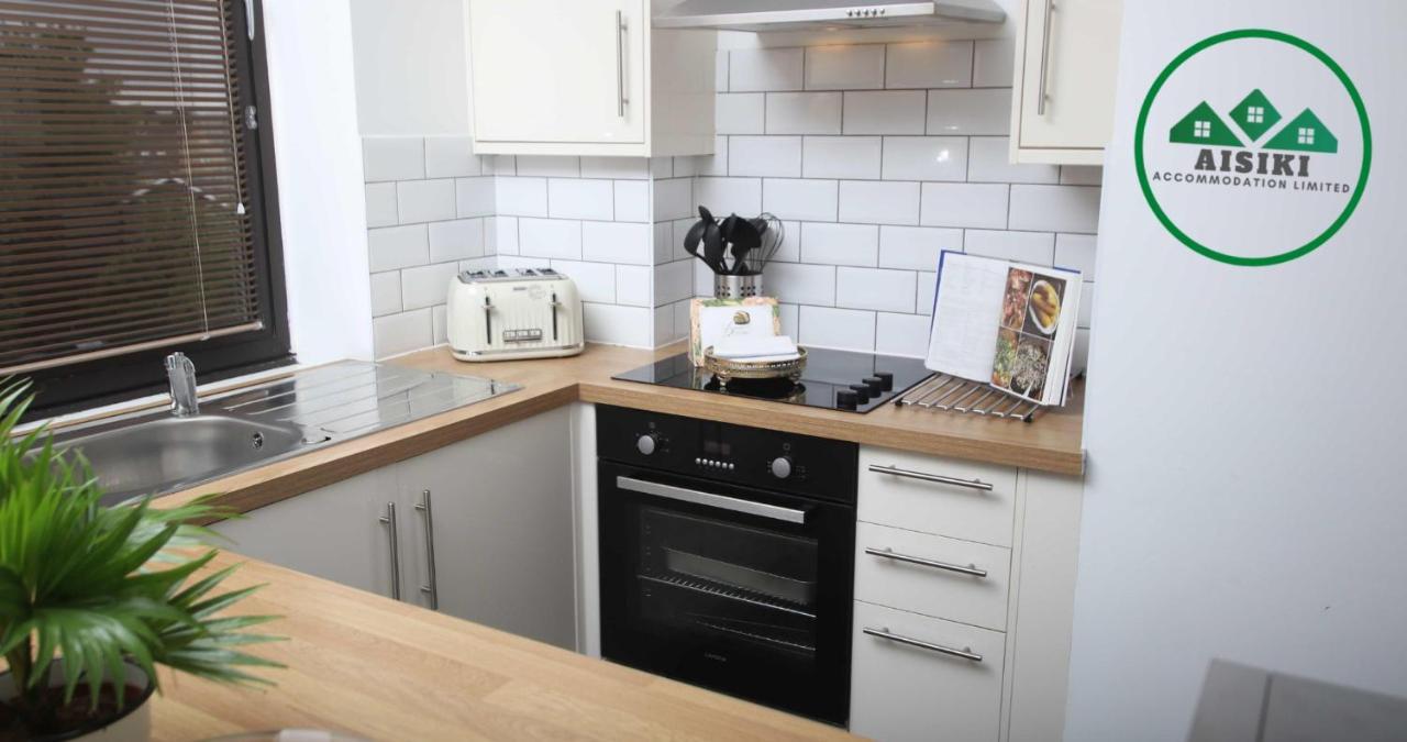 Aisiki Living At Upton Rd, Multiple 1, 2, Or 3 Bedroom Apartments, King Or Twin Beds With Free Wi-Fi & Parking Watford  Bagian luar foto
