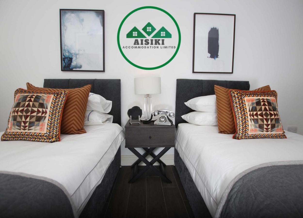 Aisiki Living At Upton Rd, Multiple 1, 2, Or 3 Bedroom Apartments, King Or Twin Beds With Free Wi-Fi & Parking Watford  Bagian luar foto