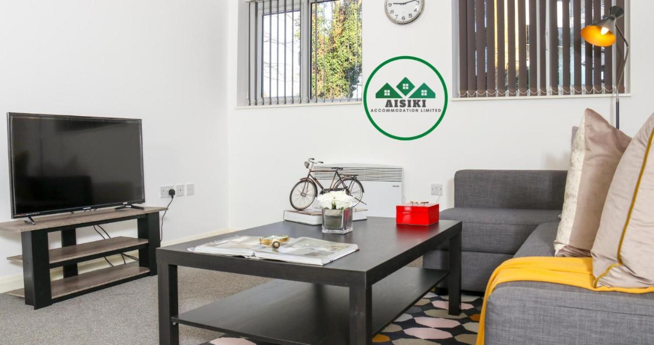Aisiki Living At Upton Rd, Multiple 1, 2, Or 3 Bedroom Apartments, King Or Twin Beds With Free Wi-Fi & Parking Watford  Bagian luar foto