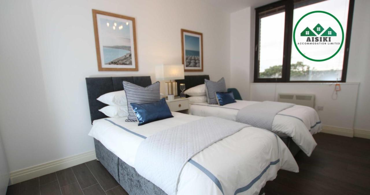 Aisiki Living At Upton Rd, Multiple 1, 2, Or 3 Bedroom Apartments, King Or Twin Beds With Free Wi-Fi & Parking Watford  Bagian luar foto