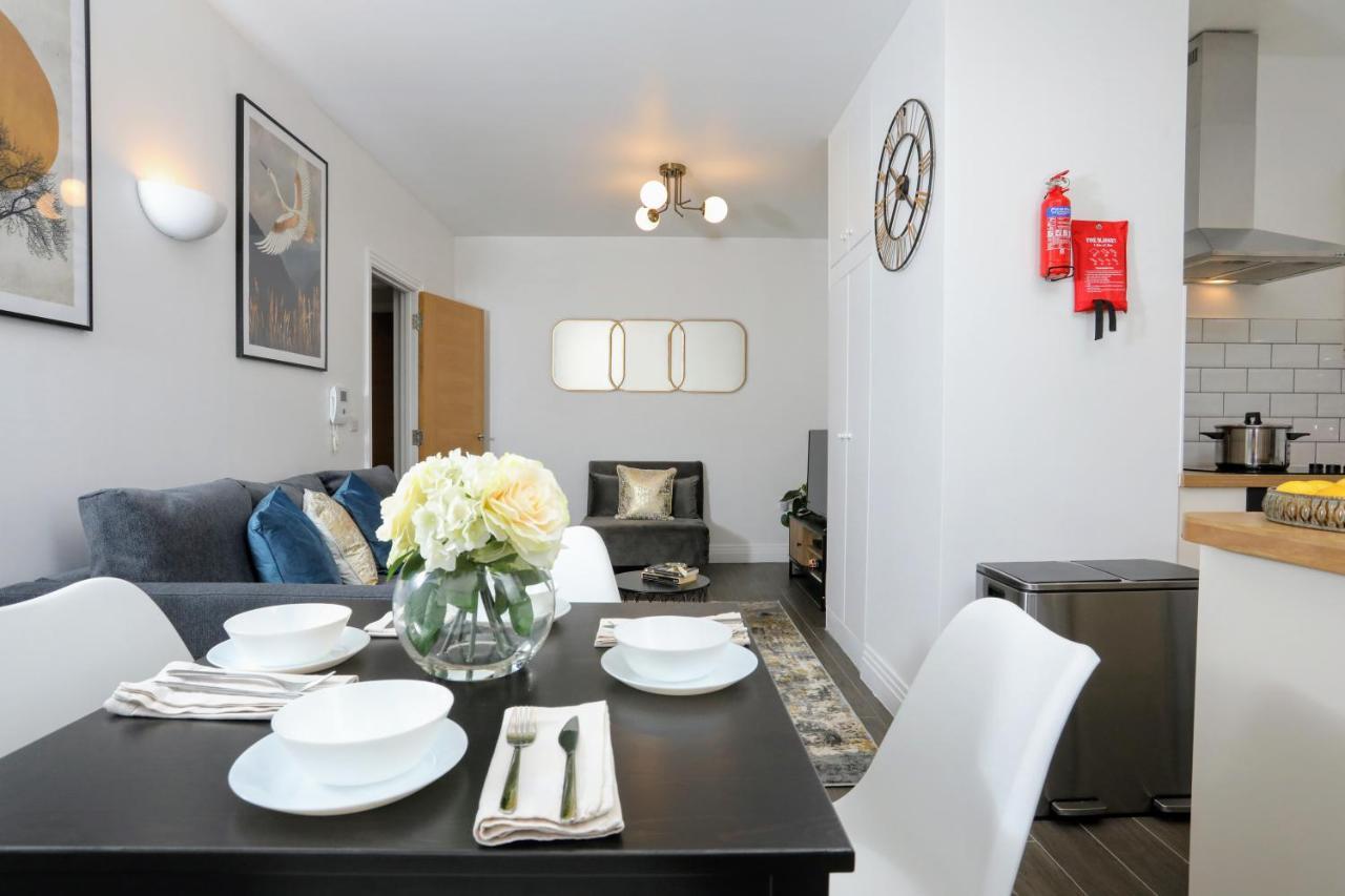 Aisiki Living At Upton Rd, Multiple 1, 2, Or 3 Bedroom Apartments, King Or Twin Beds With Free Wi-Fi & Parking Watford  Bagian luar foto