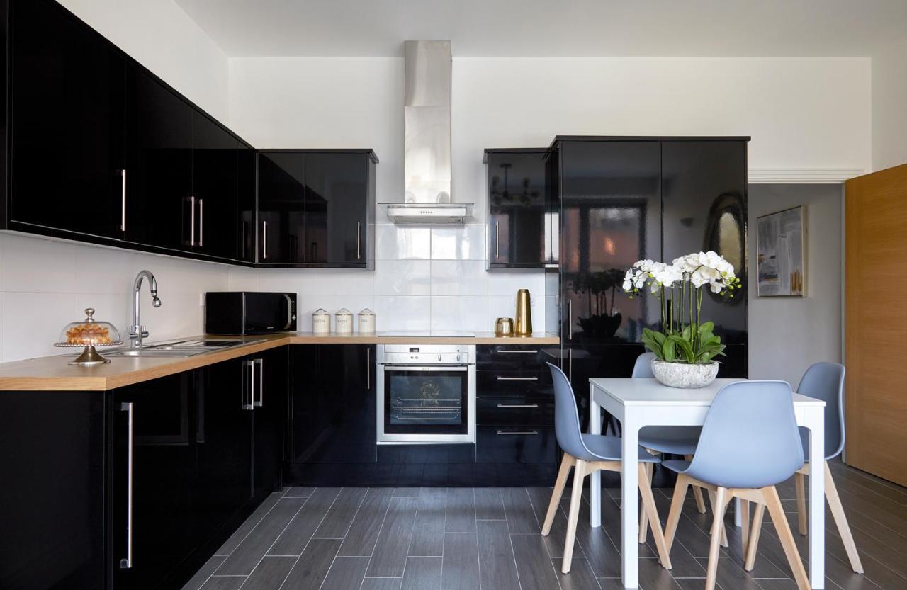 Aisiki Living At Upton Rd, Multiple 1, 2, Or 3 Bedroom Apartments, King Or Twin Beds With Free Wi-Fi & Parking Watford  Bagian luar foto