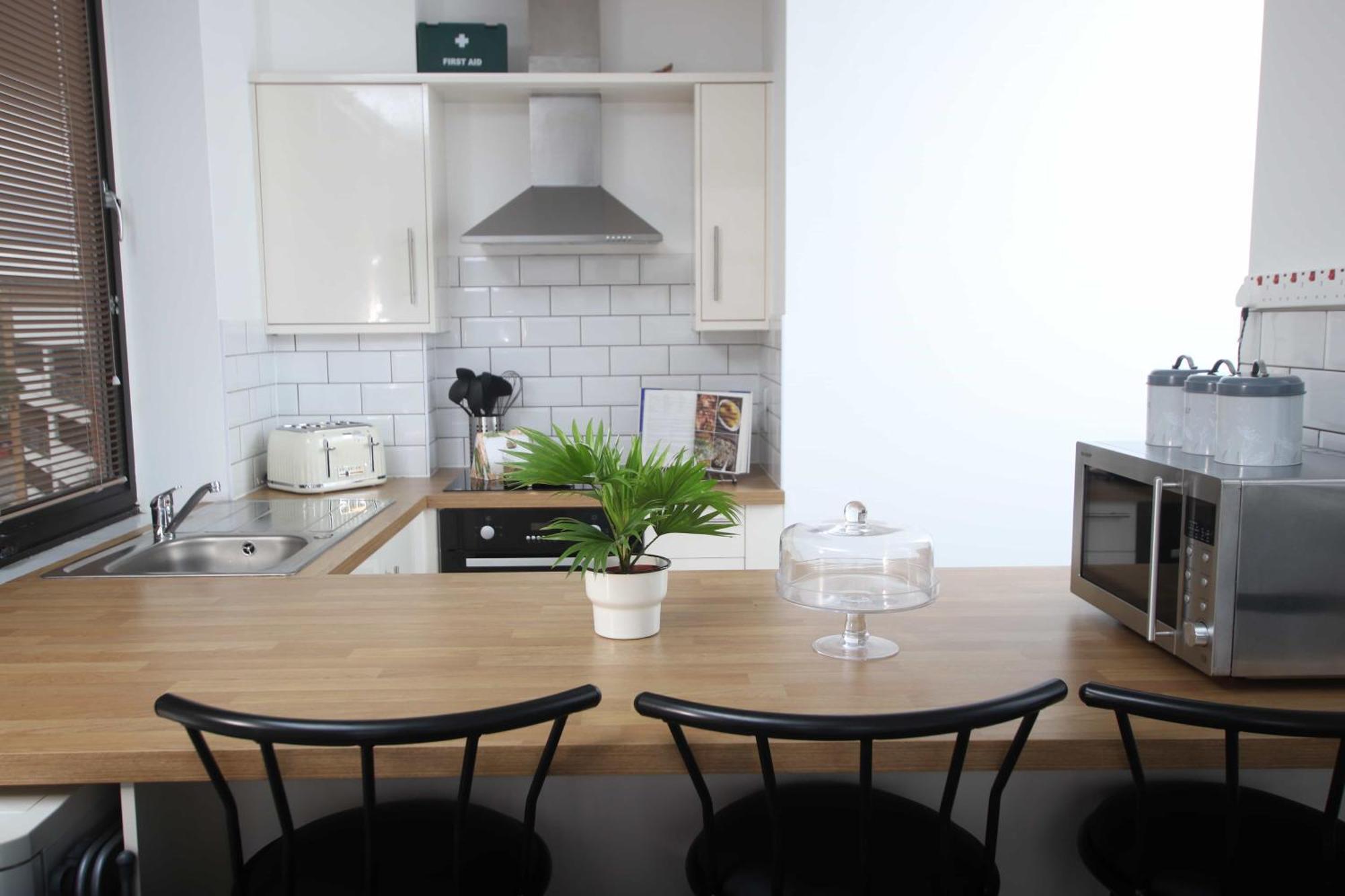 Aisiki Living At Upton Rd, Multiple 1, 2, Or 3 Bedroom Apartments, King Or Twin Beds With Free Wi-Fi & Parking Watford  Bagian luar foto