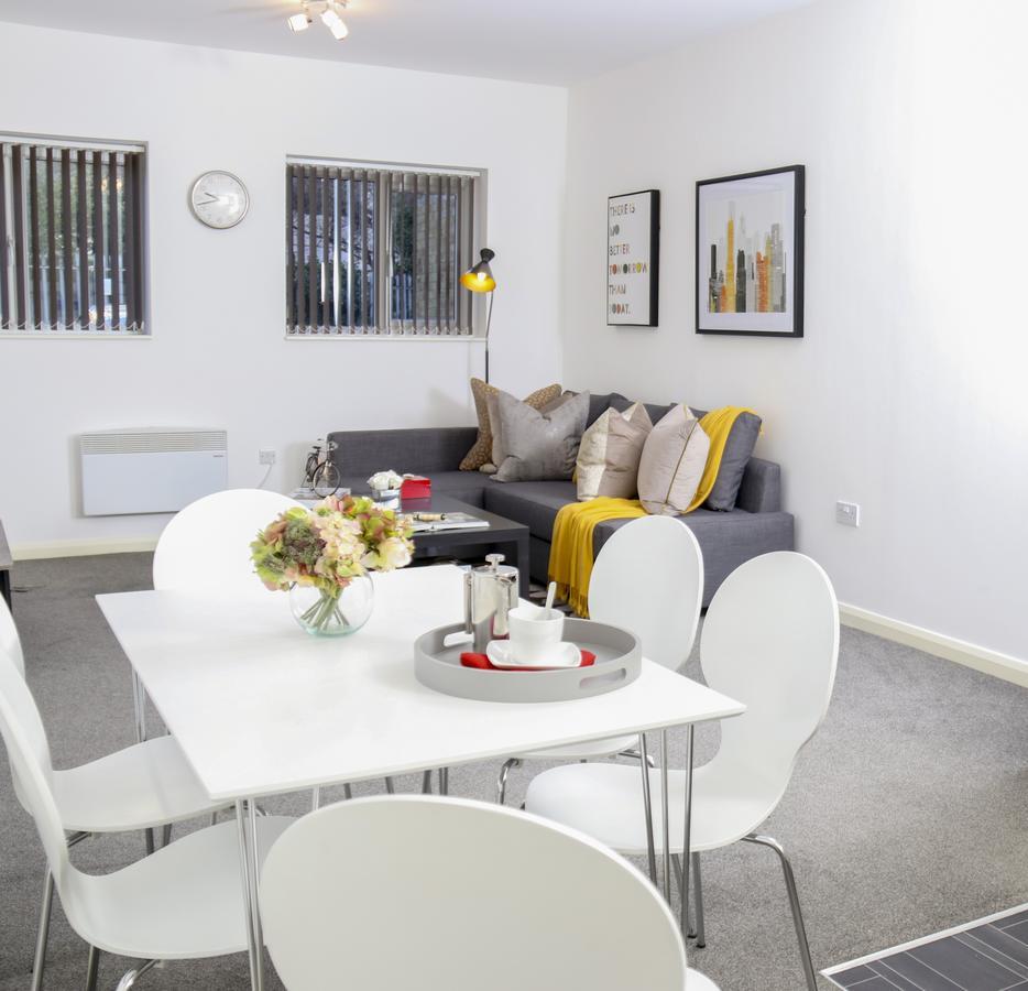 Aisiki Living At Upton Rd, Multiple 1, 2, Or 3 Bedroom Apartments, King Or Twin Beds With Free Wi-Fi & Parking Watford  Bagian luar foto