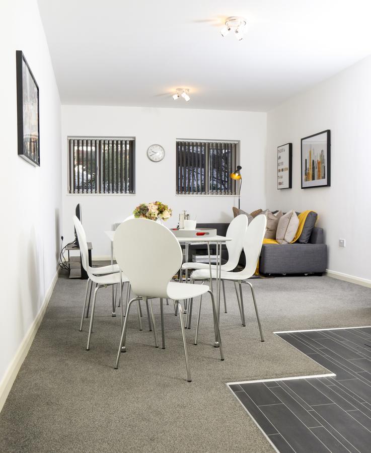 Aisiki Living At Upton Rd, Multiple 1, 2, Or 3 Bedroom Apartments, King Or Twin Beds With Free Wi-Fi & Parking Watford  Bagian luar foto