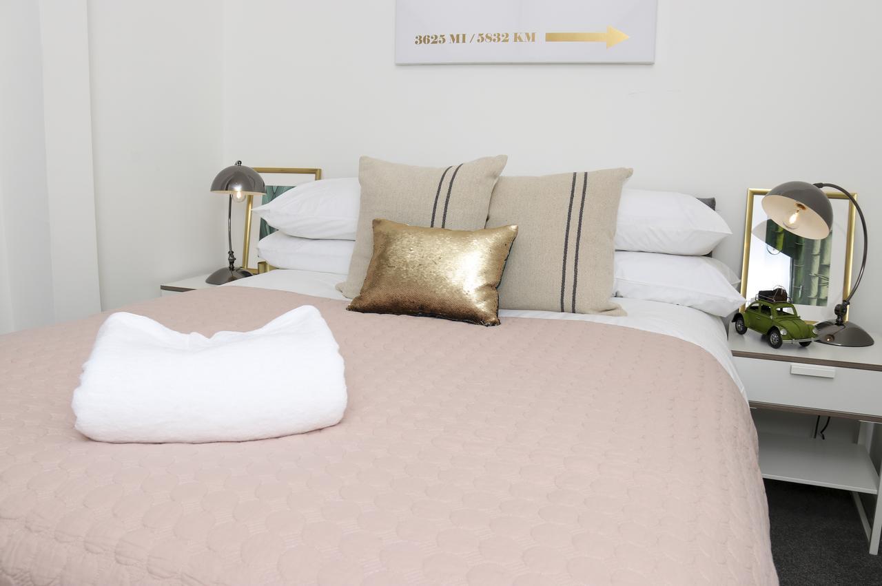 Aisiki Living At Upton Rd, Multiple 1, 2, Or 3 Bedroom Apartments, King Or Twin Beds With Free Wi-Fi & Parking Watford  Bagian luar foto